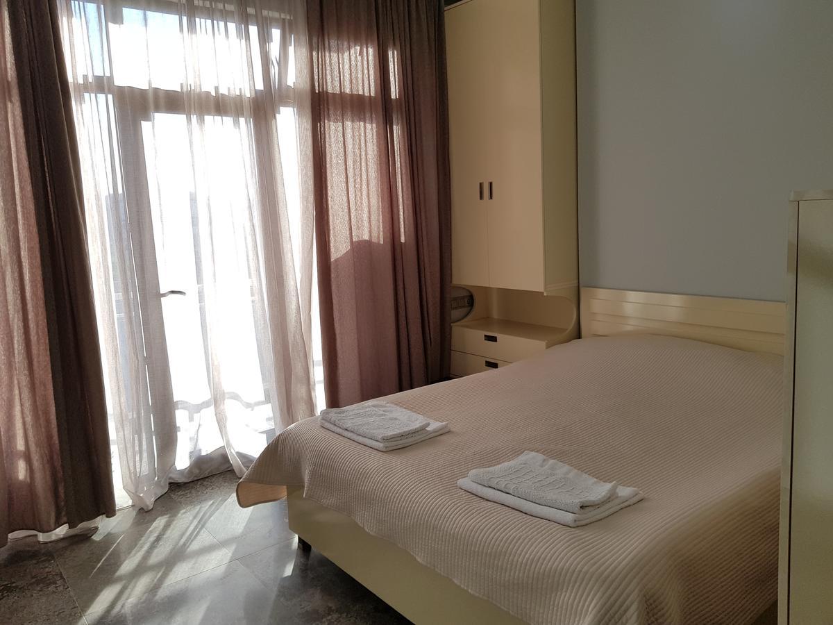 Apartament Gia Batumi Exterior foto